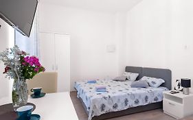 Mima City Center Balcony Studio 5 - Rijeka Rent